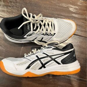 Nike Upcourt 4 Volleyball / Court Shoes - Size 5.5